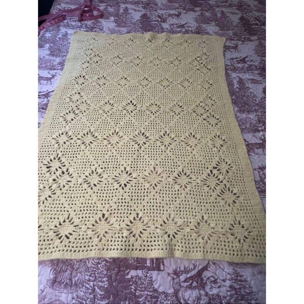 Handmade Yellow Diamond Pattern Soft Knit Crochet Blanket 33" x 42.5"